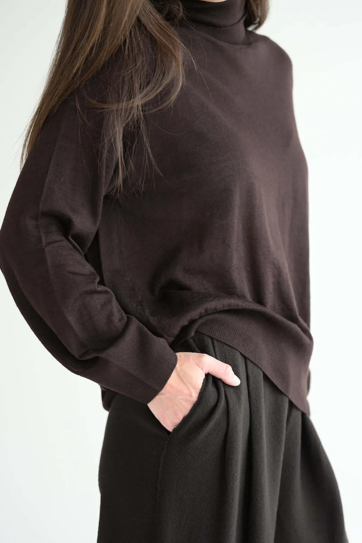 La Base Turtleneck - Brown