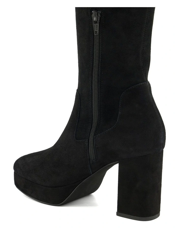 Sassy Boots in Black