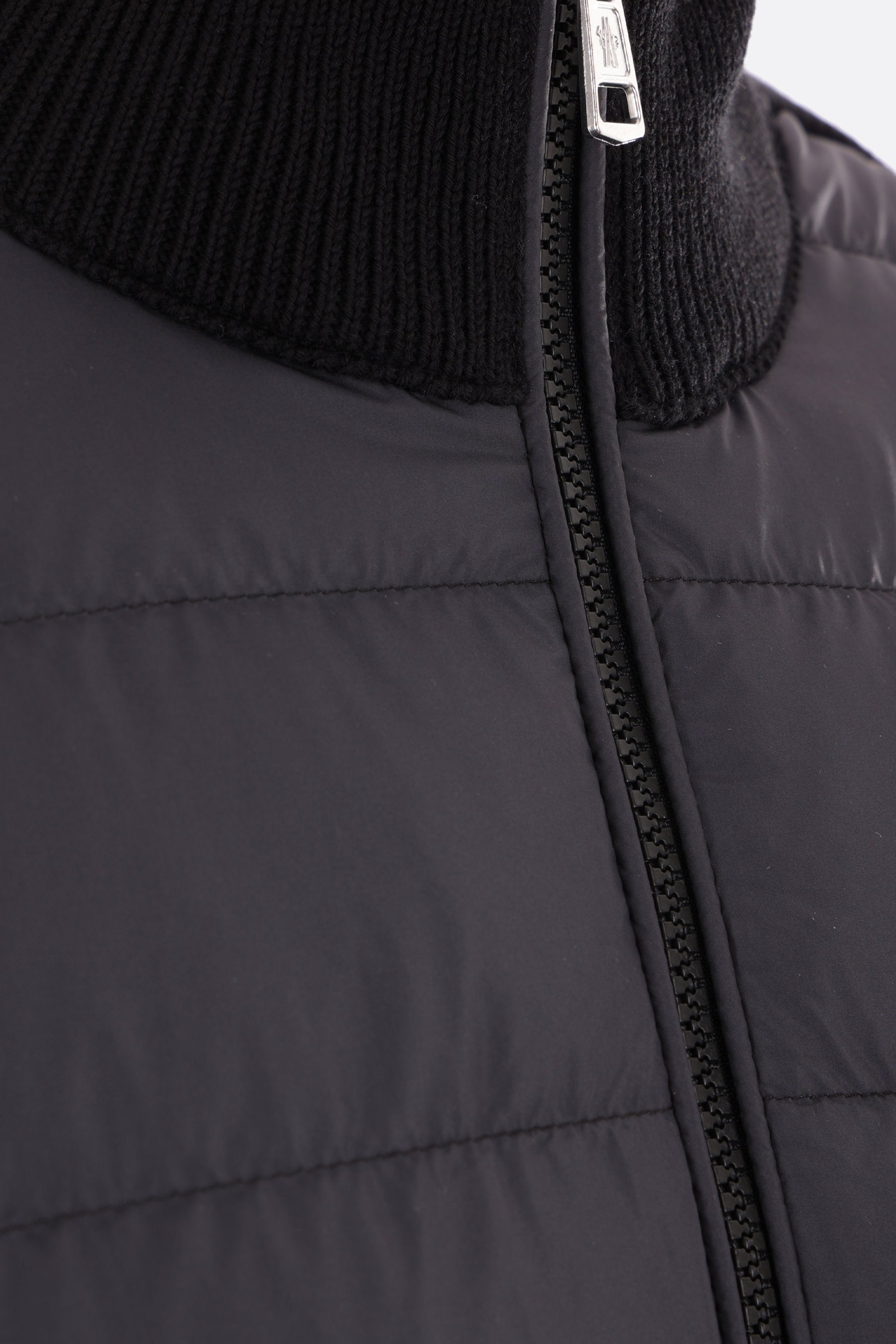 Tricot nylon and knit down jacket